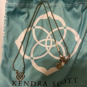 Gold Kendra Scott necklace